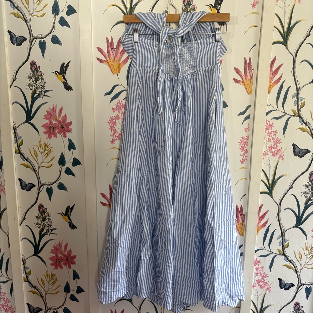 Elegant Striped Backless Dress - Picture 2 of 3